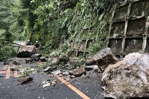 埼玉‐山梨「唯一のルート」は復旧まで数か月 “未開通トンネル”を緊急活用 一般車は大迂回必至