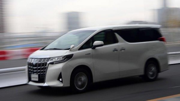 エルグランドの翌日発売から早年 後発 アルファードが人気車になれた訳 ベストカーweb 自動車情報サイト 新車 中古車 Carview