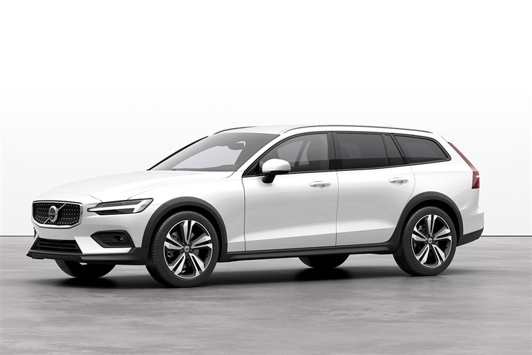 【デビュー7年目の刷新】ボルボの新しい「V60」シリーズは最新インターフェース搭載＆運転支援を強化…価格は659万円から