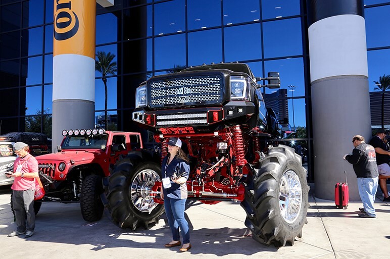 米SEMAから選りすぐりの展示を一挙レポート。2018のカスタムトレンドは？