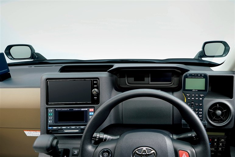 「JPN TAXI」改良で航続距離と安全性がアップ。広い車内は好評でも、ドライバーが語る不満と本音とは