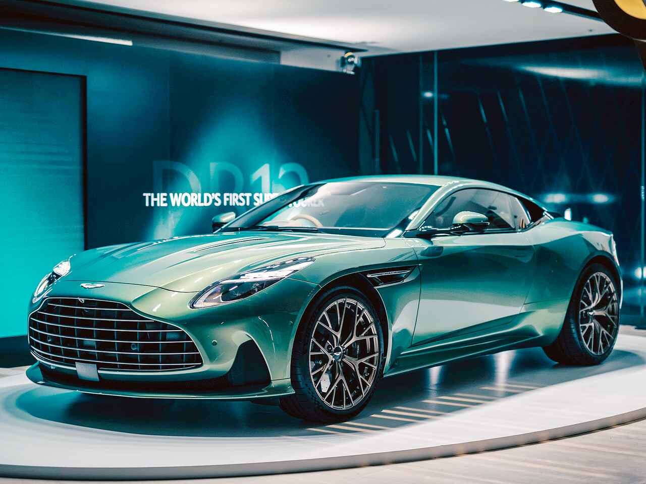 アストンマーティン DB12【1分で読めるスーパーカー解説／2024年最新版】