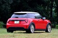 【あえて言います】新「ミニクーパー」は乗り心地が歴代最良。エンジン車も悪くないが、断然EVがおススメな理由