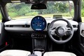 【あえて言います】新「ミニクーパー」は乗り心地が歴代最良。エンジン車も悪くないが、断然EVがおススメな理由