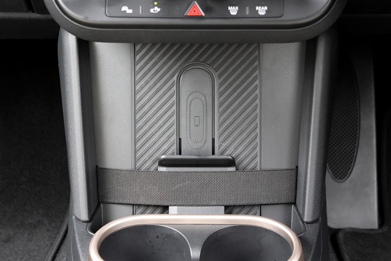 【あえて言います】新「ミニクーパー」は乗り心地が歴代最良。エンジン車も悪くないが、断然EVがおススメな理由