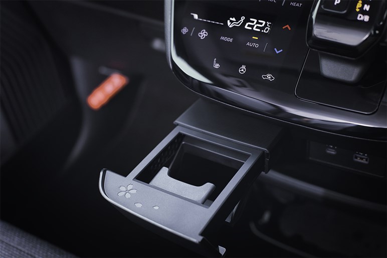 【驚きの中古車事情】「サクラ」と「eKクロスEV」が半額～、選び放題の不思議。購入時の注意点は？