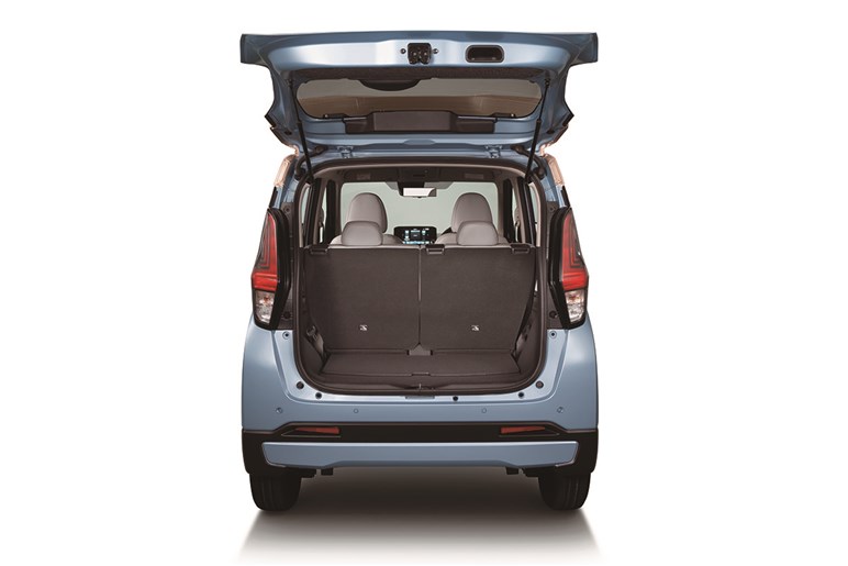 【驚きの中古車事情】「サクラ」と「eKクロスEV」が半額～、選び放題の不思議。購入時の注意点は？