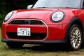 【あえて言います】新「ミニクーパー」は乗り心地が歴代最良。エンジン車も悪くないが、断然EVがおススメな理由