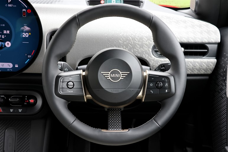 【あえて言います】新「ミニクーパー」は乗り心地が歴代最良。エンジン車も悪くないが、断然EVがおススメな理由