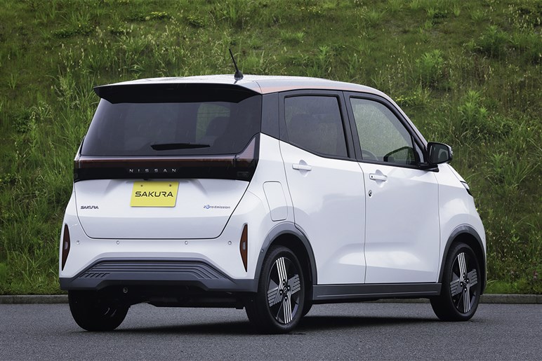 【驚きの中古車事情】「サクラ」と「eKクロスEV」が半額～、選び放題の不思議。購入時の注意点は？