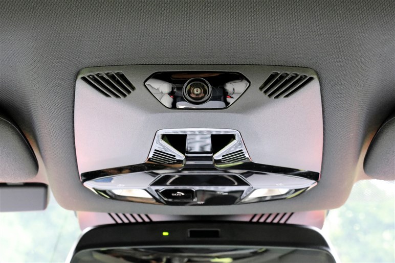 【あえて言います】新「ミニクーパー」は乗り心地が歴代最良。エンジン車も悪くないが、断然EVがおススメな理由