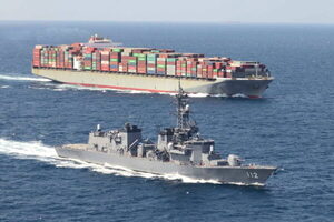 巨大船を襲う海賊どう撃退する？ 有刺鉄線より凶悪な「カミソリ」と謎の「開かずの部屋」の正体