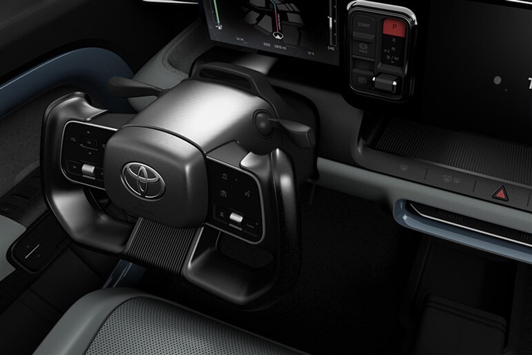 【トヨタが宣言】近い将来、ハンドルは丸じゃなくなる！ その2大理由を解説