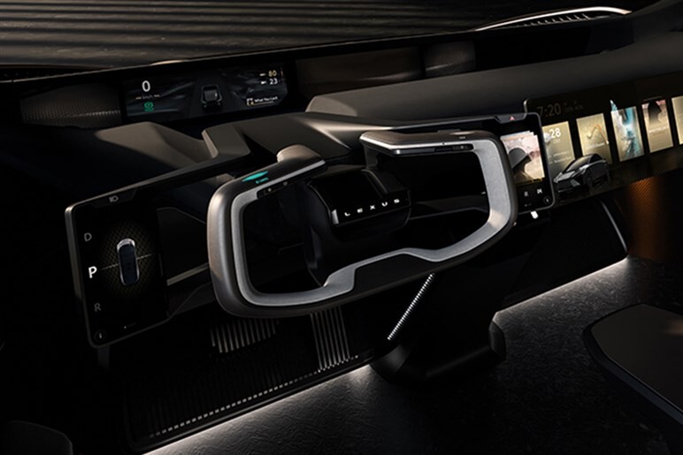 【トヨタが宣言】近い将来、ハンドルは丸じゃなくなる！ その2大理由を解説