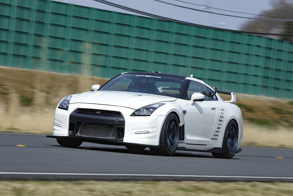 「1000馬力のR35GT-Rを試す！」究極系ストリート仕様のアクセル全開劇場