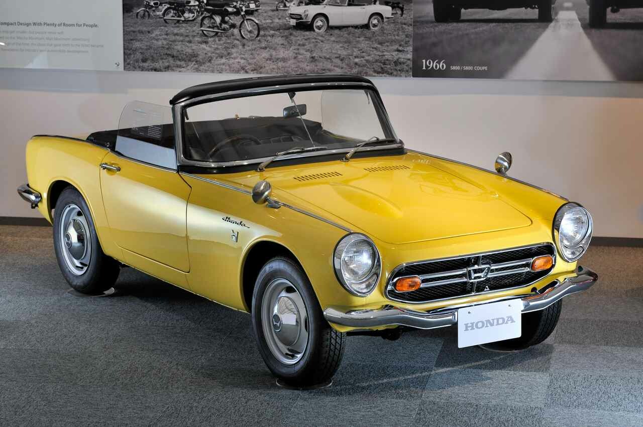 【自動車博物館へ行こう】ホンダS800は、ボンネットのパワーバルジが目印。1966年当時、とにかく先進的で挑戦的だった