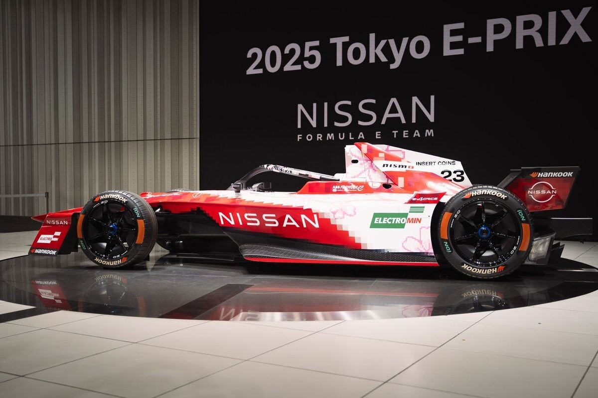 日産、フォーミュラE東京E-Prixに向けて特別マシンカラーを公開。レトロゲーム内にタイムスリップしたようなデザインに