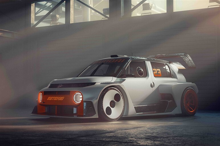 【まるでレゴ】軽サイズの小型車をカク＆マルな高性能車に仕立てた「インステロイド」のオモチャ感