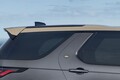 ランドローバーから新しい「ディスカバリー」、2026年モデルが登場！ 限定20台の特別仕様車「テンペスト」を設定【新車ニュース】