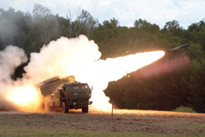 HIMARSそっくり!? 韓国が新型「トラック搭載ロケット砲」を開発 その狙いは？ 無人車両化も視野か