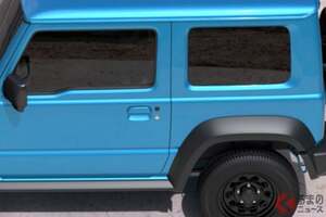 スズキ新「“本格四駆”コンパクトSUV」まもなく発売！ 最上級より「11万円オトク」だけど“快適装備”充実のシンプル仕様！ 全長3.5mちいさなカクカクボディ×“5速MT”モデルもある「ジムニーシエラ」最安モデルって？