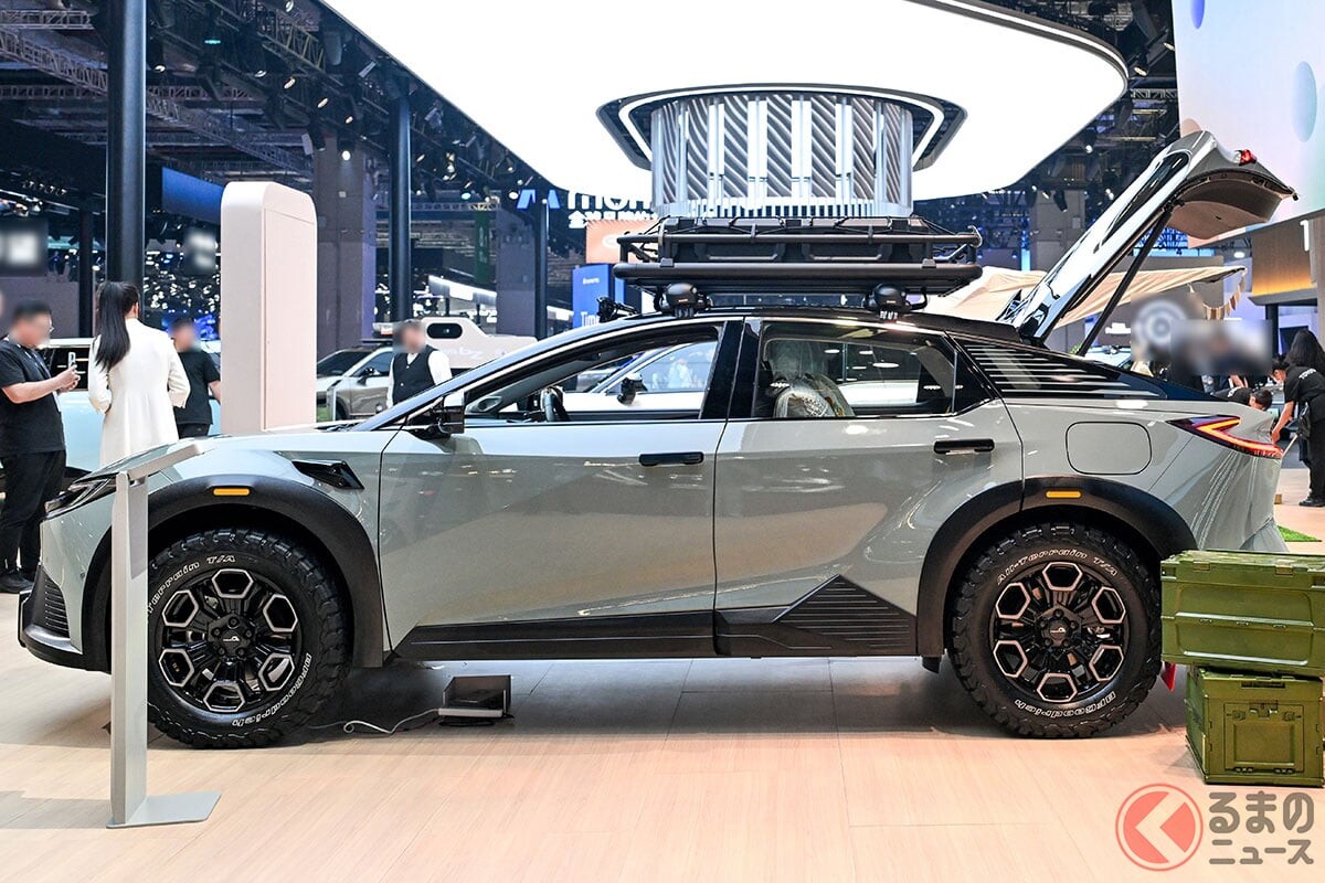 【中国】トヨタ「新型クーペSUV」ゴツゴツタイヤ装着した“タフ仕様”の実車展示！ 「ワイルドでカッコいい！」と反響も！ 「bZ5 FIELD GO CONCEPT」に注目！