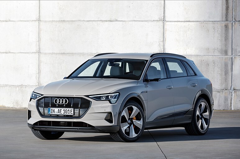 アウディ、初の量産EV「e-tron」を米で披露。価格は約1050万円