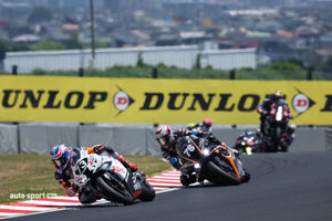 【鈴鹿8耐】フル参戦組に次々と襲いかかる悲劇。ヤマハは40秒差埋め逆転なるか／4時間途中経過