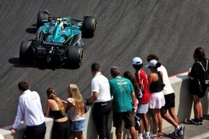好調アストンがポールから0.1秒差の5番手＆6番手「サーキットとマシンの相性がかなり良い。戦略も当たった」とアロンソ