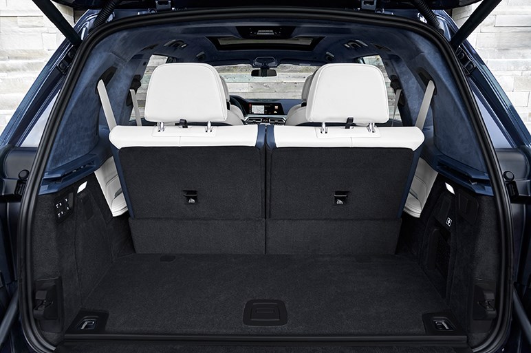 独BMW、最上級SUV新型「X7」の詳細を発表。ハイエンドならではの豪華仕様