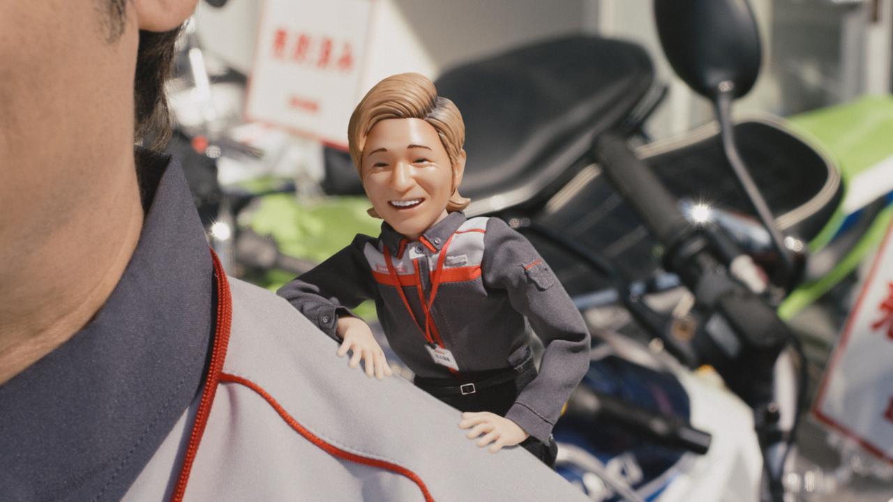 ミニつるの の声の正体を当てろ バイク王の新cmは うるのたかし とミニつるのがダブル店長で登場 Webオートバイ 自動車情報サイト 新車 中古車 Carview