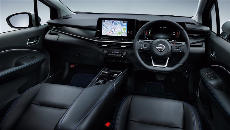 【どうした日産!?】ノートオーラがデザイン一新。ギラギラ顔にモノグラム柄シートで大胆イメチェン