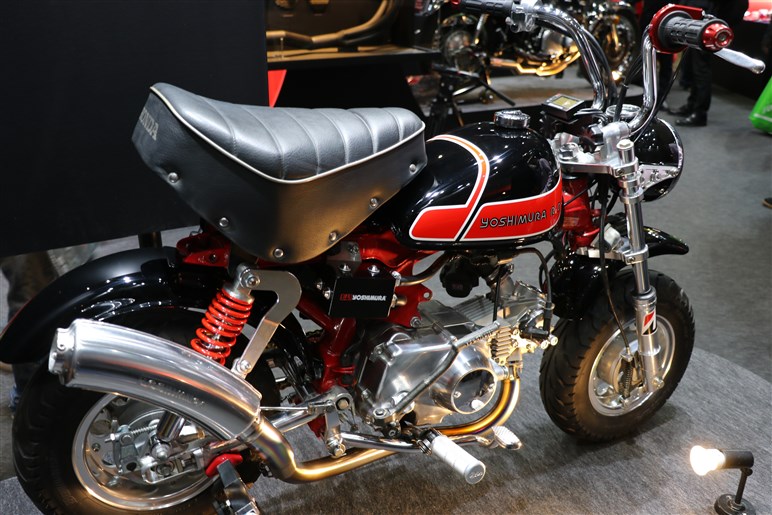 今年の東京モーターサイクルショーのベスト展示賞はヨシムラに差し上げたい