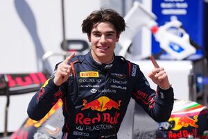 レッドブル育成ツォロフが史上最多5勝目。元F1ドライバーの息子ふたりはウォールの餌食に｜FIA F3モナコ フィーチャーレース