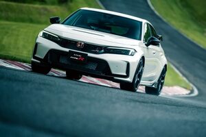ホンダ、新型『シビック・タイプR』を9月2日発売へ。最高出力330馬力、価格は499万円