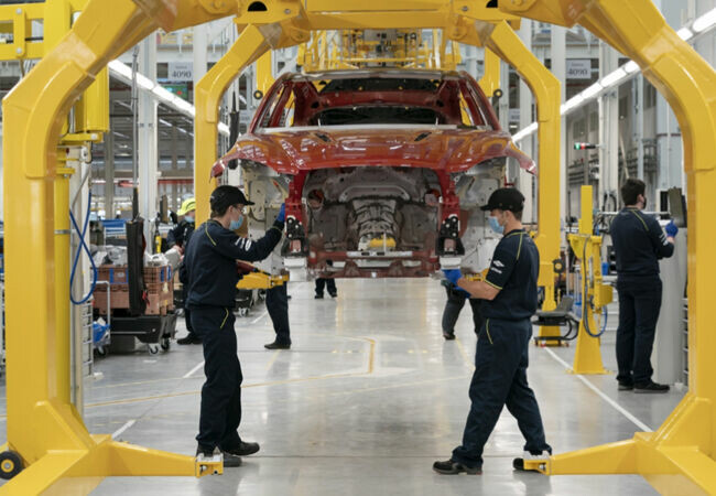 アストンマーティン・ラゴンダ、従業員の安全を最優先して、 英国工場における生産を段階的に再開