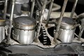 カワサキ「Z2」フルレストア まずはエンジン腰上を分解 ～日本の至宝「空冷4発」を未来へ継承～Vol.20