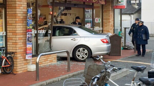 また!? 相次ぐ高齢運転者のペダル踏み間違い 暴走事故を防ぐ「3つの基本」とは