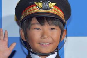元「こども店長」加藤清史郎の愛車は「高級ミニバン」！「大きくなったね！」「トヨタ車で良かった」と反響も！「アルファード!?」を乗りこなす姿に注目集まる！
