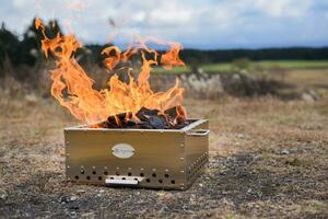 自然な焚き火を楽しめる二次燃焼ストーブ「焚き火台BoxM」の先行予約販売がスタート！（動画あり）