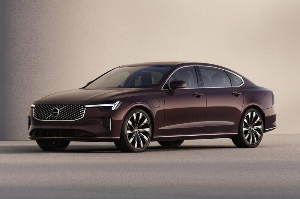 ボルボ　改良新型『S90』発表　デザイン刷新、インテリアもアップデートで快適性向上