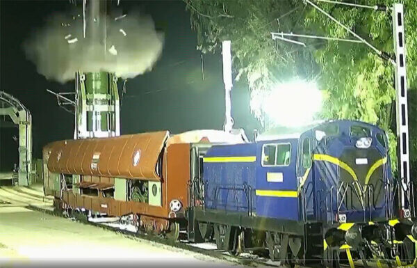 「鉄道からの弾道ミサイル」の発射に成功！ 広い行動範囲が強み 発見が困難な“報復兵器”インド