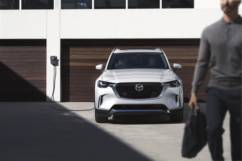 【期待外れ？】新型「CX-5」ディーゼルない問題。欧州 BEVシフトとトランプ関税でマツダはこのままで大丈夫なのか