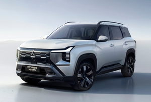 三菱自動車の新型ミッドサイズSUV「デスティネーター」がインドネシアでワールドプレミア
