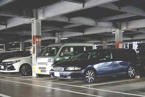 EV火災、「地下駐車場」で起きたらどうなる？――密閉空間で高まる被害の危険性、ネットでは「建物全体が燃えてしまう」の声も