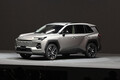 えっ、新型RAV4って純ガソリンエンジン車ないの？　答え「日本はHVとPHEVのみですが海外にはあります」の理由を開発者に聞いてみた
