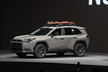 えっ、新型RAV4って純ガソリンエンジン車ないの？　答え「日本はHVとPHEVのみですが海外にはあります」の理由を開発者に聞いてみた