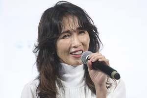 「工藤静香」が「“特注”スーパーカー」をお披露目！ 6速MT×美麗すぎ「スゴい」内装で超カッコいい！ 30年間「ワンオーナー」の「フェラーリ」とは