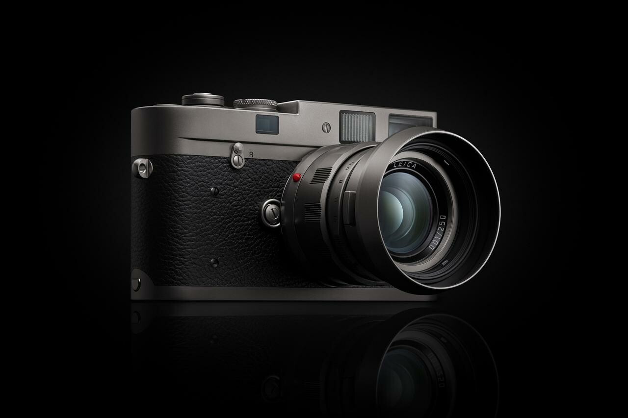 チタンを纏ったライカのフィルムカメラ「M-Aチタンセット」発売。ラグジュアリー感ある250台限定モデル