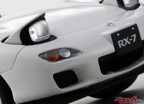 マツダRX-7最後の限定車が1/8スケールで蘇るとか世の中の